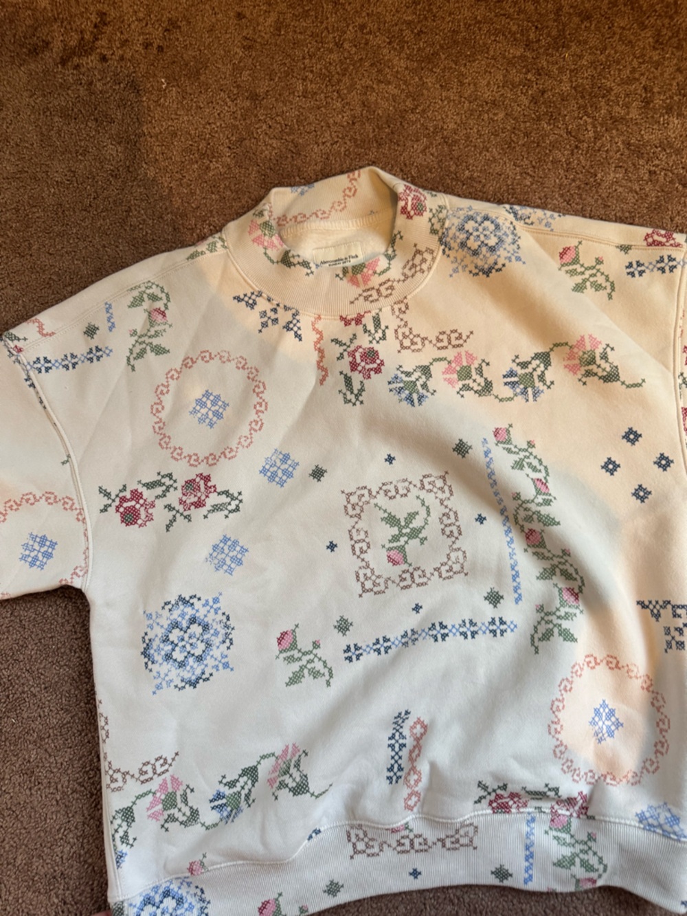 Women’s Abercrombie Cream Floral Cross-Stitch Print Sweatshirt